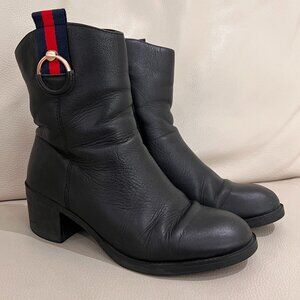 Classic Black Ankle boots US 8